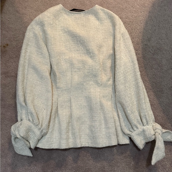 Elegant Cream Buttoned Women's Jacket - Picture 4 of 4